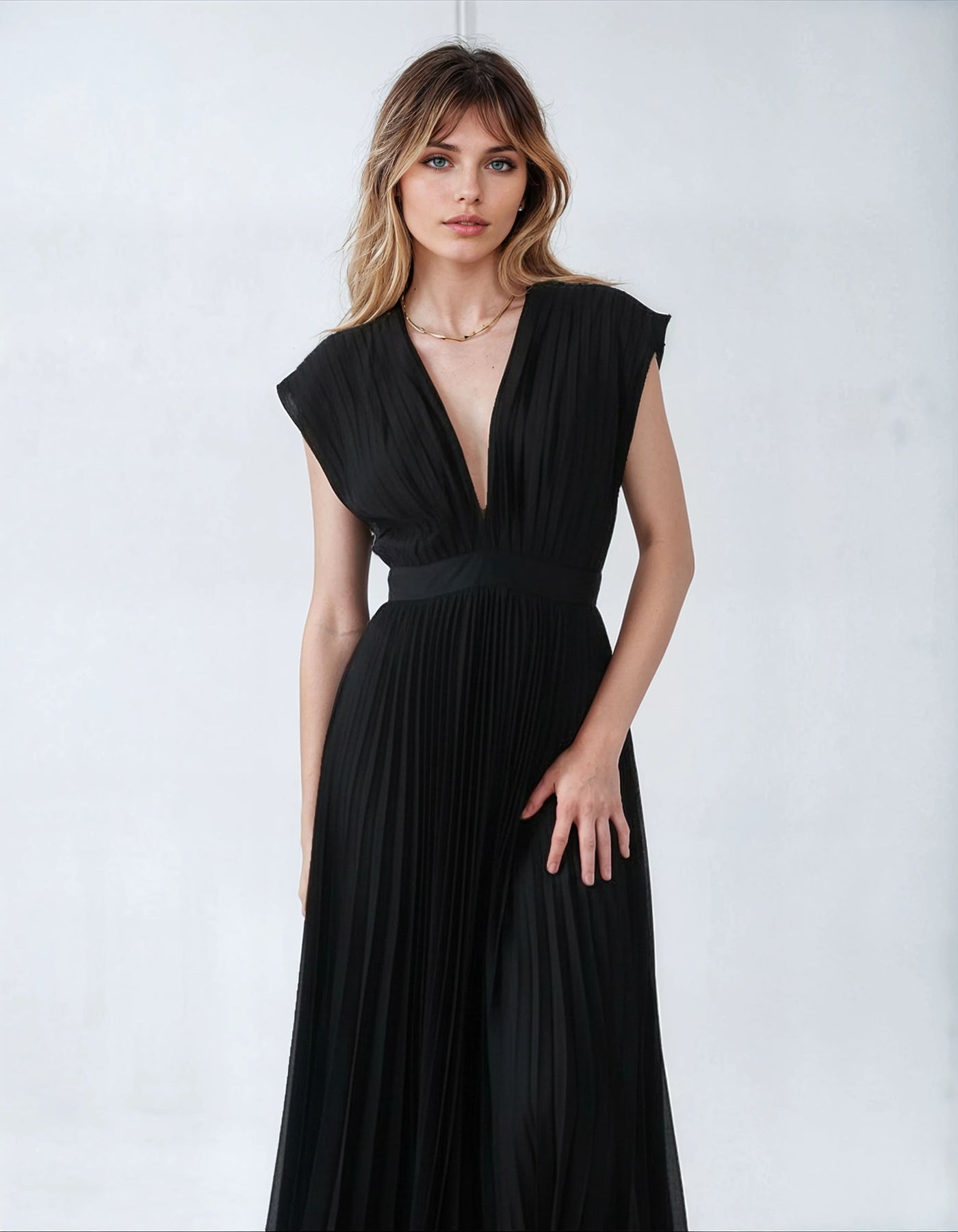 Amelia™ Sleeveless Pleated Midi Dress